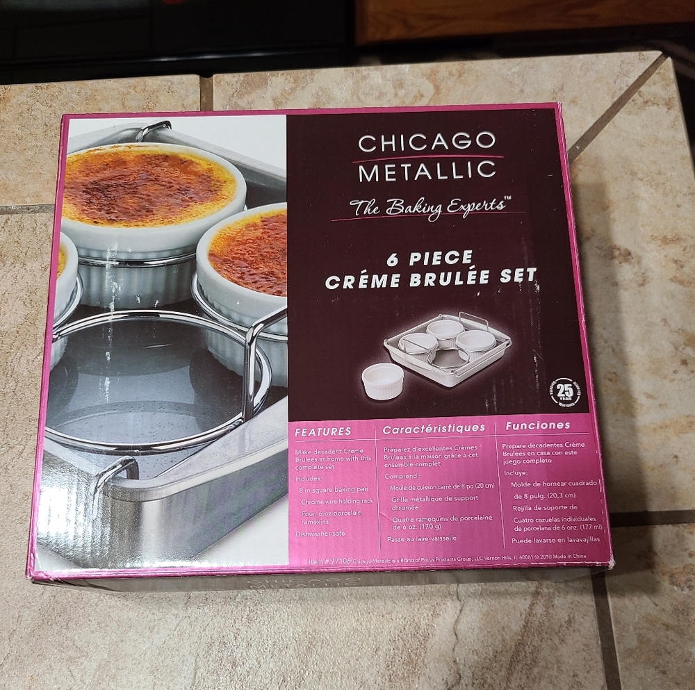 Chicago Metallic 6-piece Creme Brulee Set, Stainless Steel, 4-Ramekins, NIB